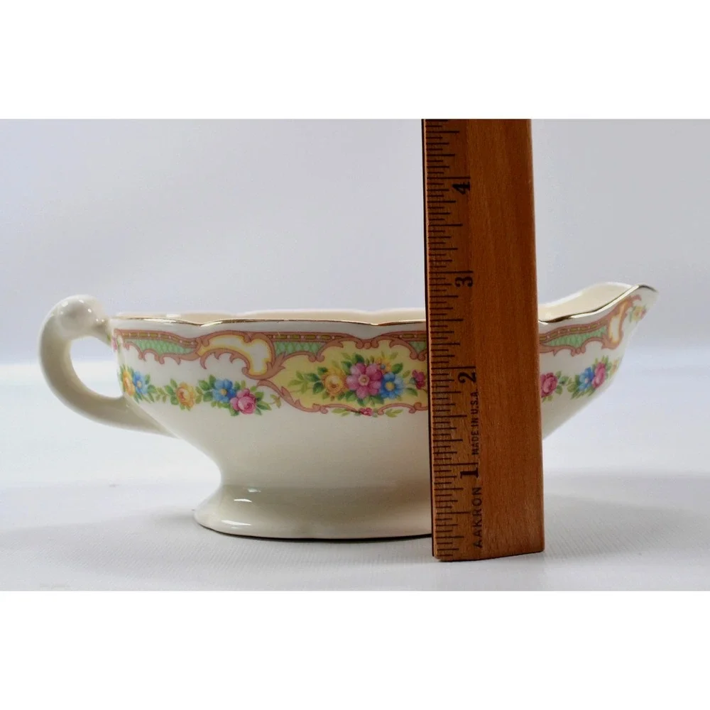 Mount Clemens Mildred‎ Floral Pattern Gold Trimmed Gravy Boat 1930s Vintage